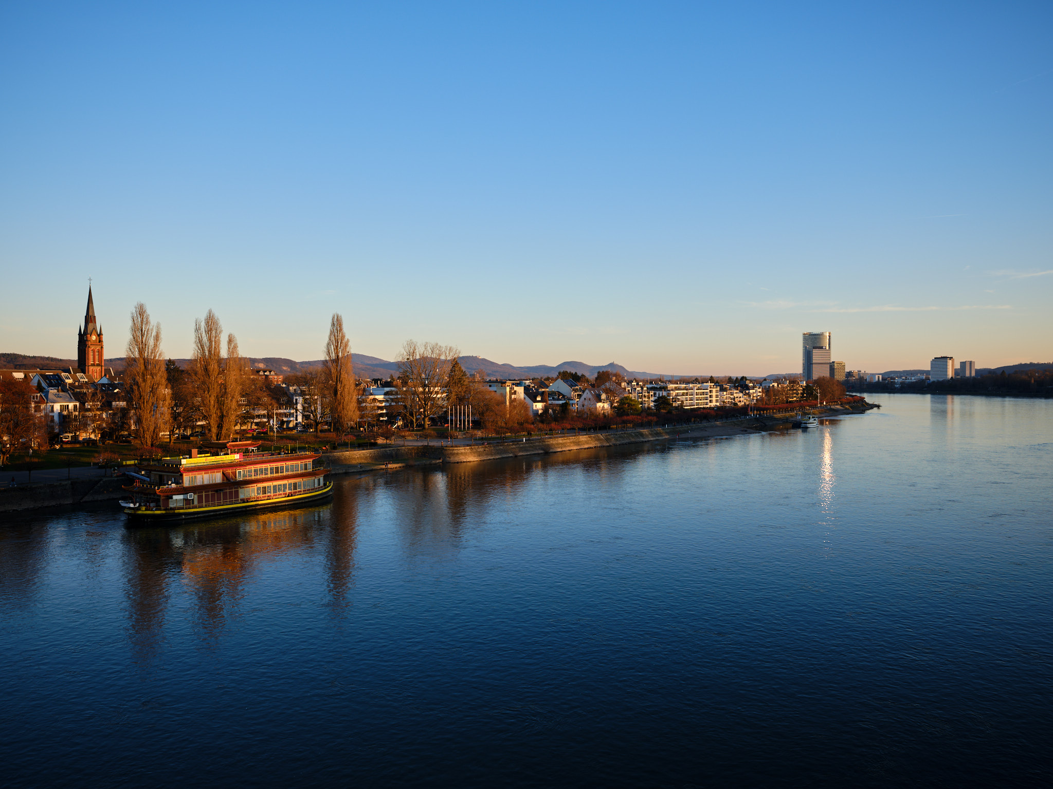 Мiew from Kennedy Bridge in Bonn.jpg