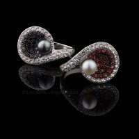 two-rings-black-red-pearls.jpg