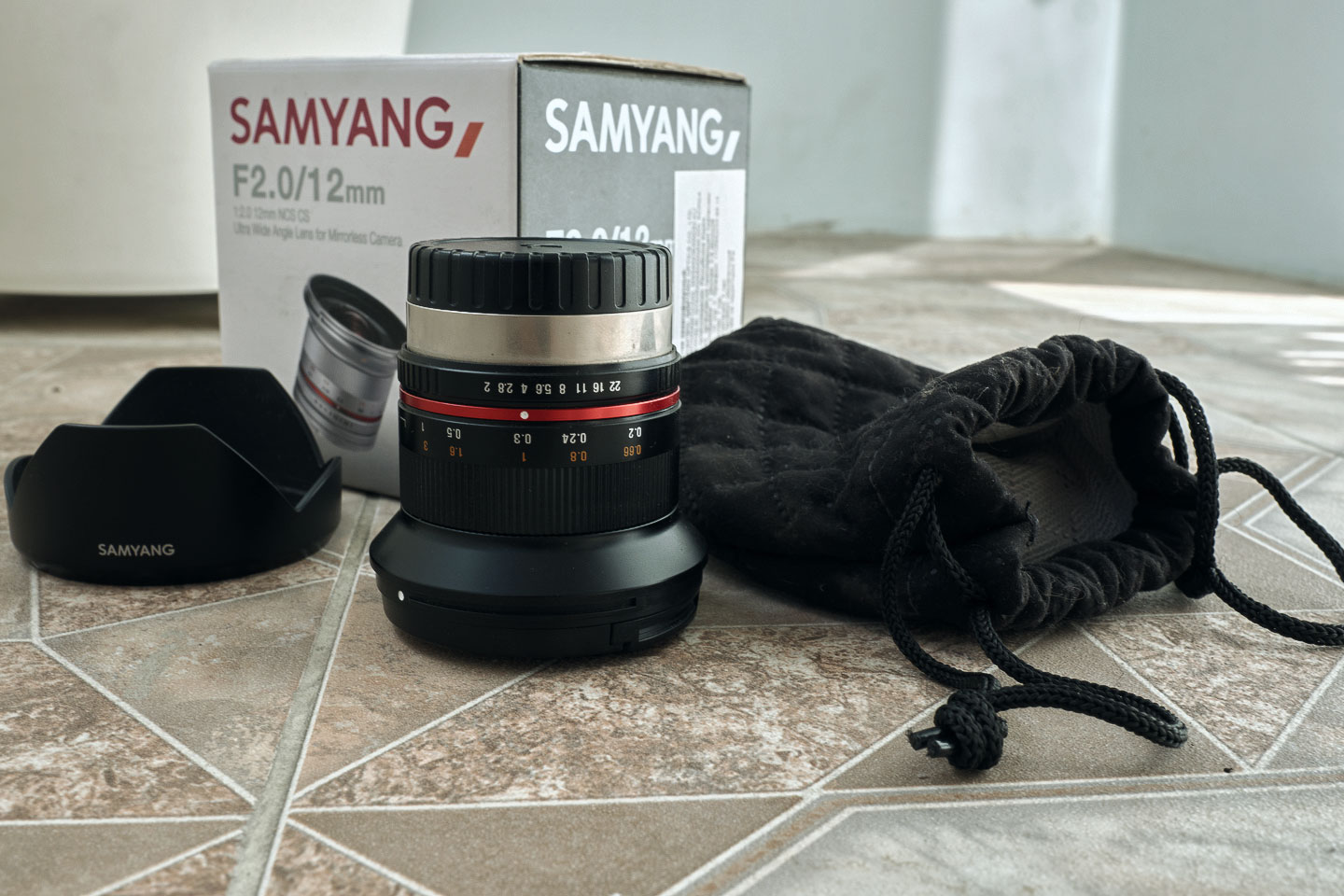 Samyang 12/2.0 Продан