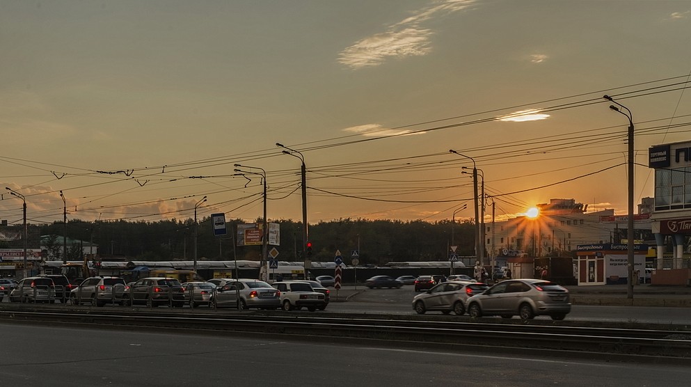 Челябинск. Северок.
Солнышко скроется, муравейник закроется...