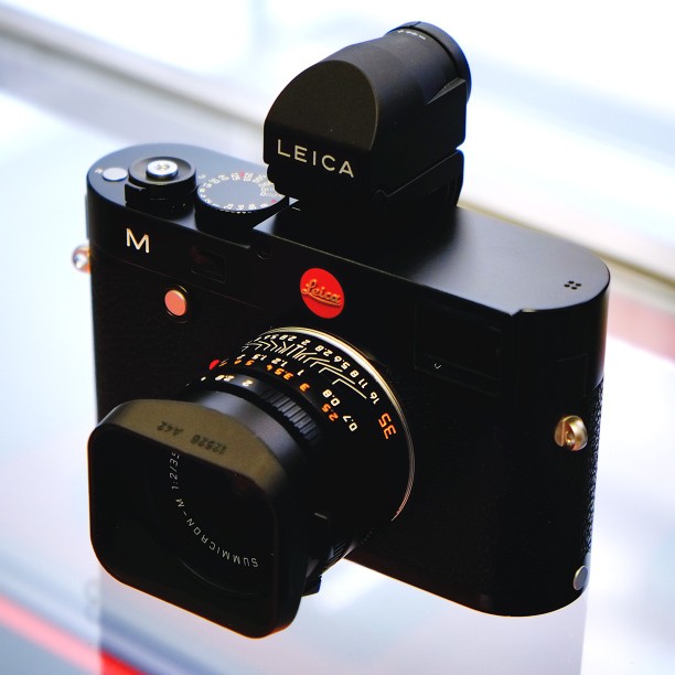 Leica M - самая новая модель полнокадровой дальномерки. Хочу такой для туризма!