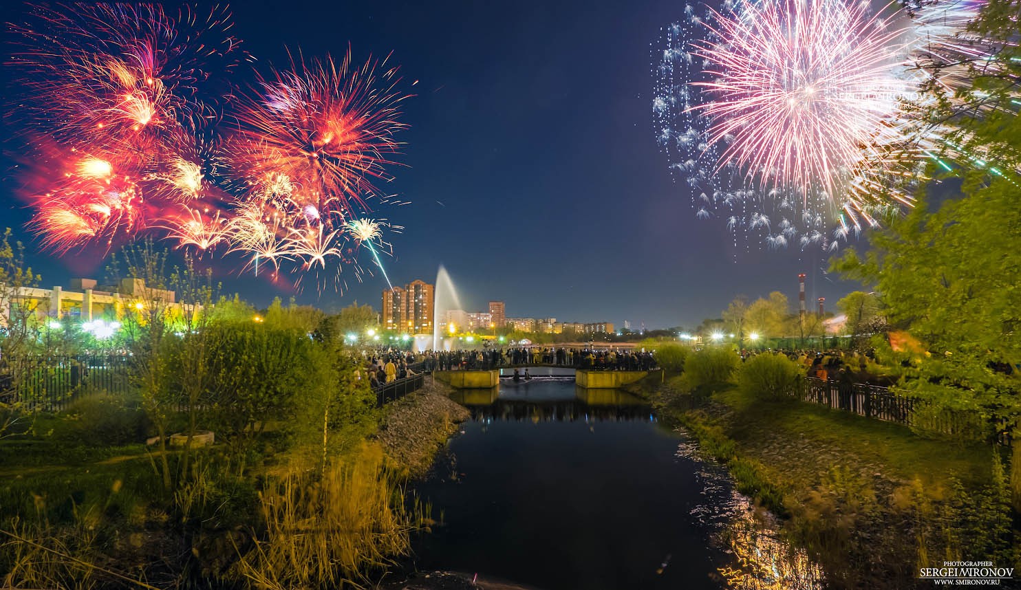 Салют в честь Дня Победы 2015 г