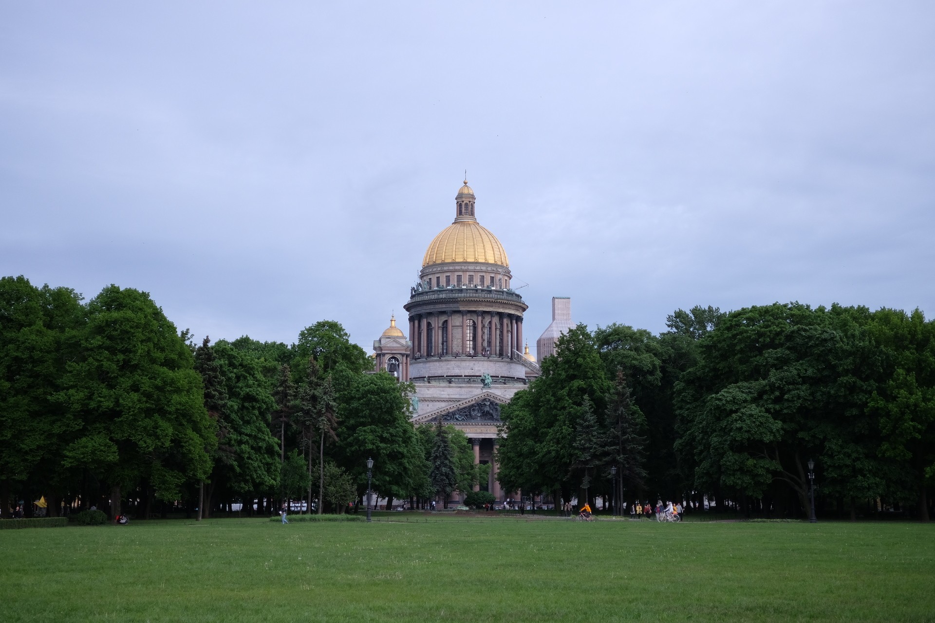 Исаакиевский Собор со стороны Невы