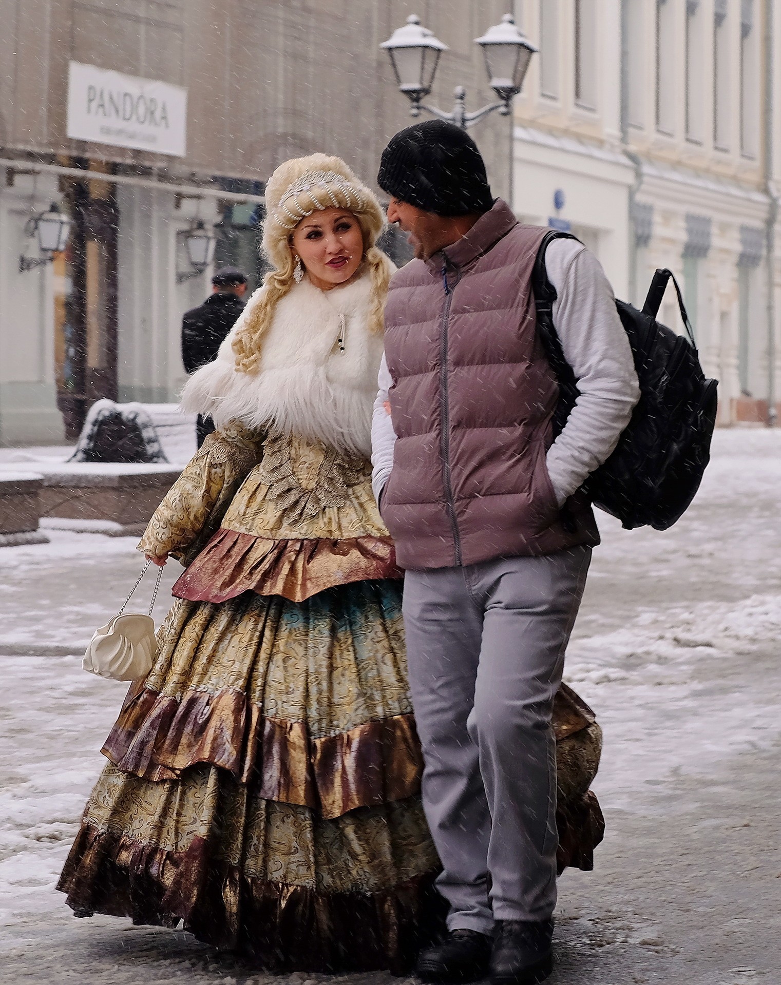 Городские зарисовки. Современники и современницы.