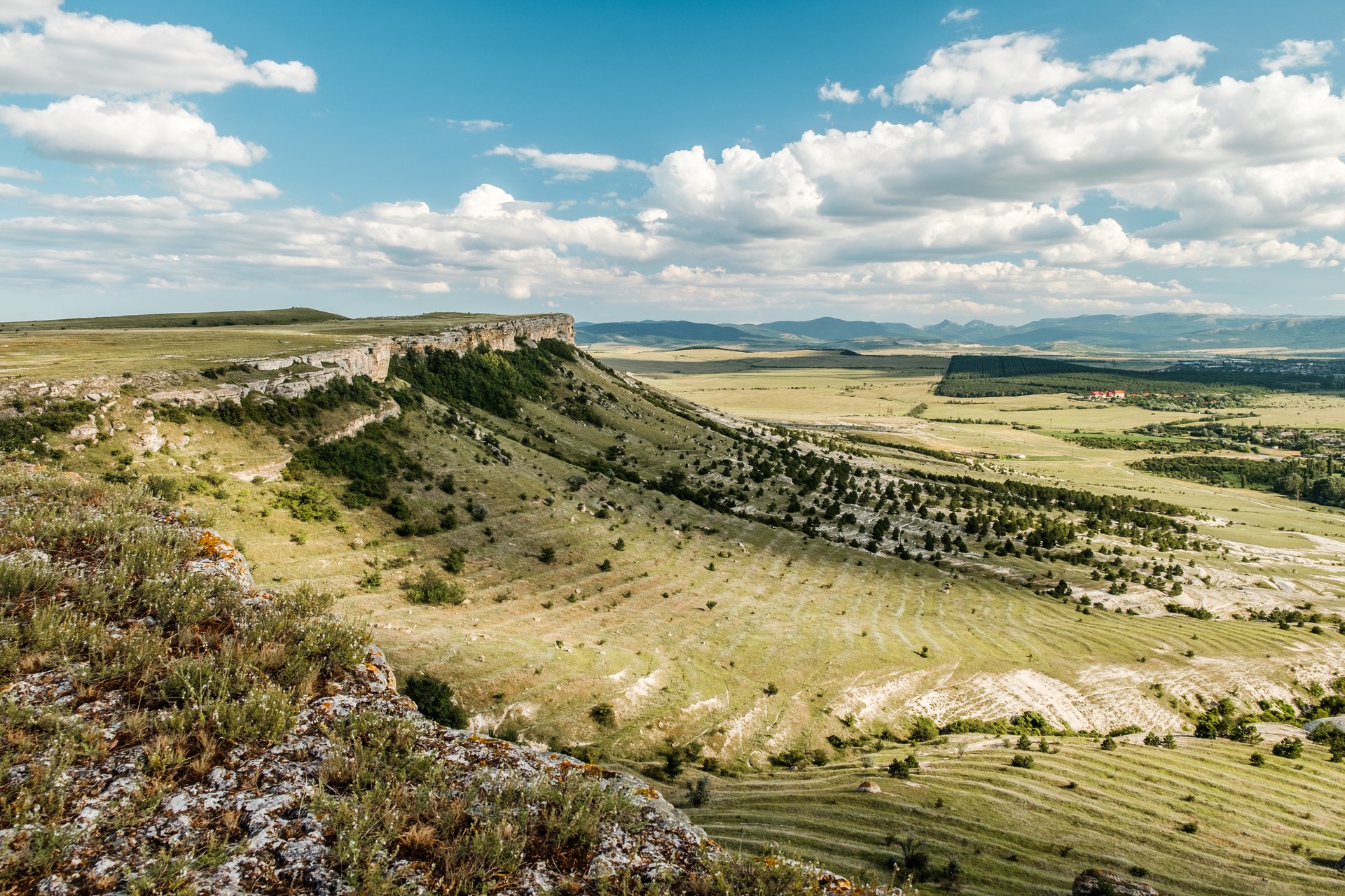 Белогорск Крым центр. Белогорск Амурская область белая гора. Г Белогорск Крым климат.