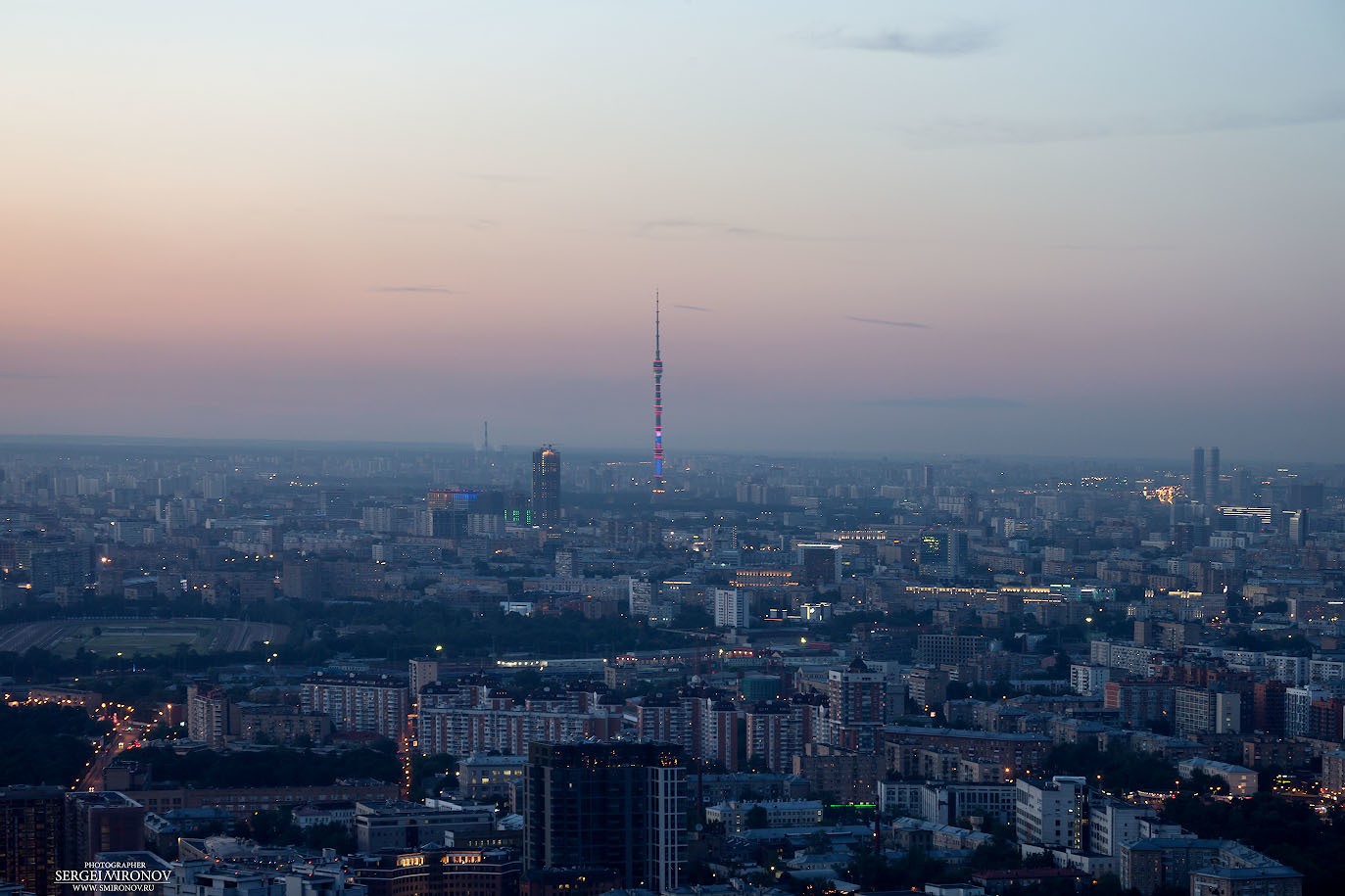 12 этаж москва. Вид с Останкинской башни. Крыша Останкинской башни. Останкино панорама. Вид на Останкинскую башню издалека.