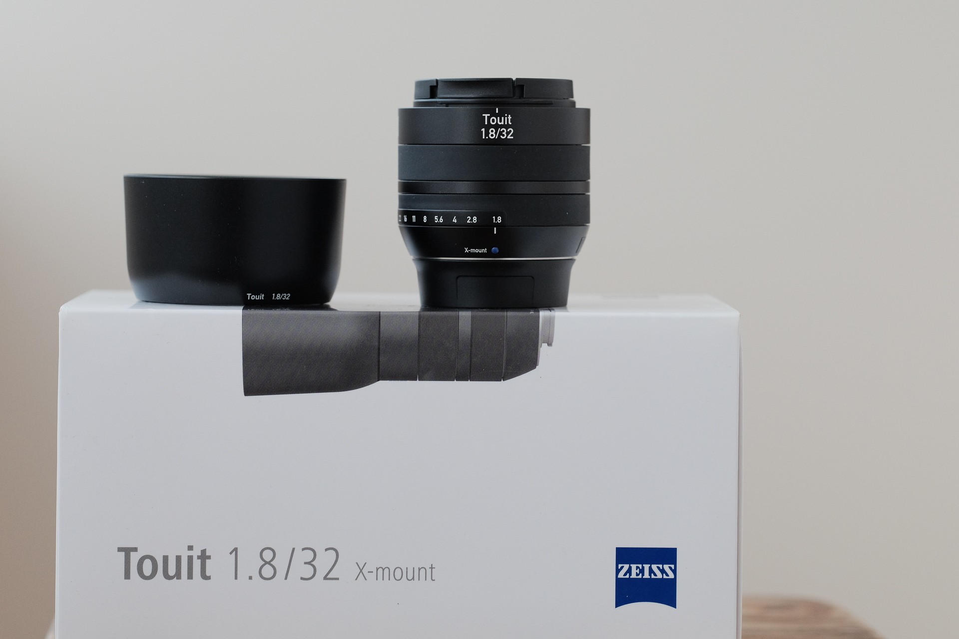 touit XF32/1.8
