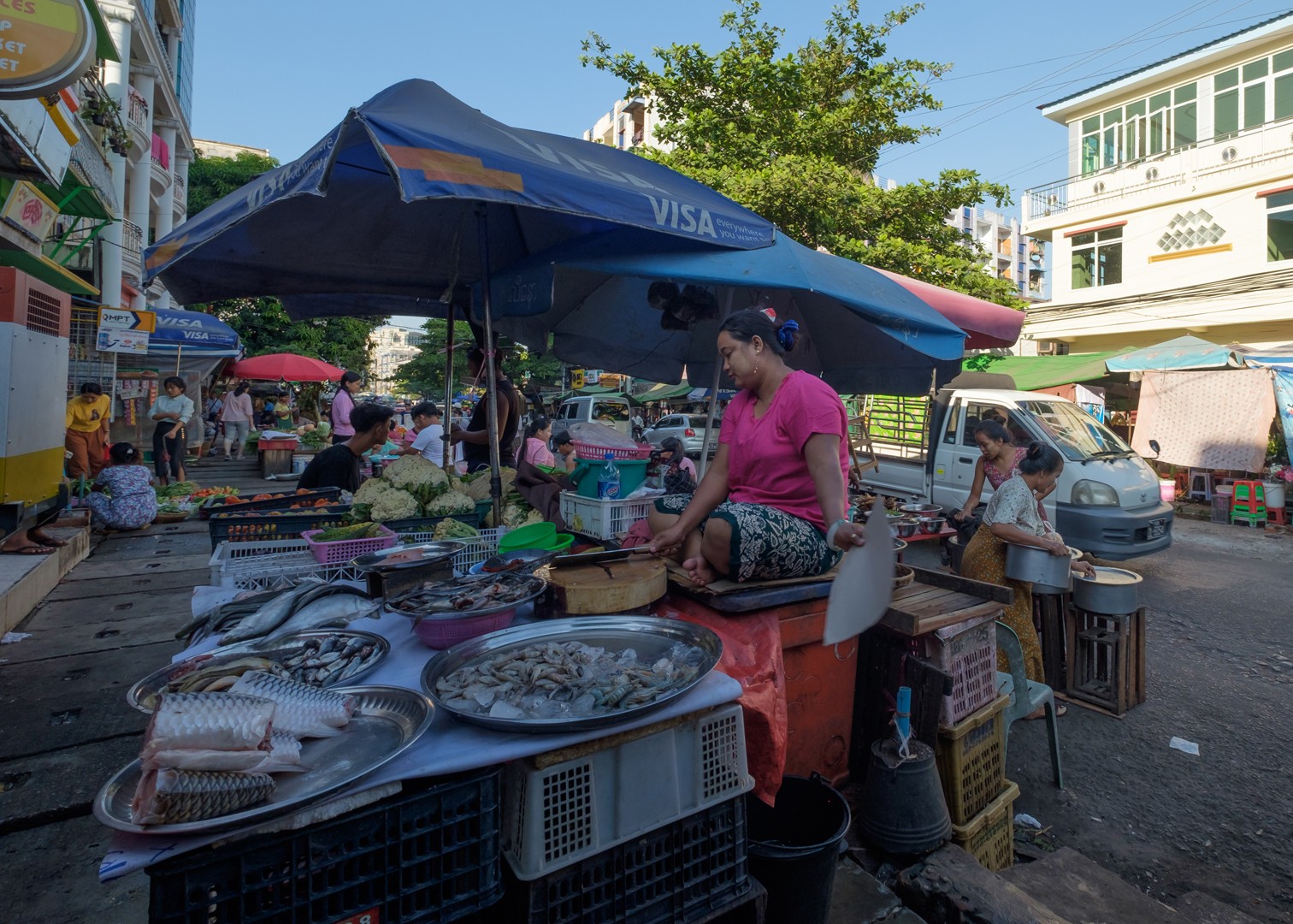 Shwedagon market