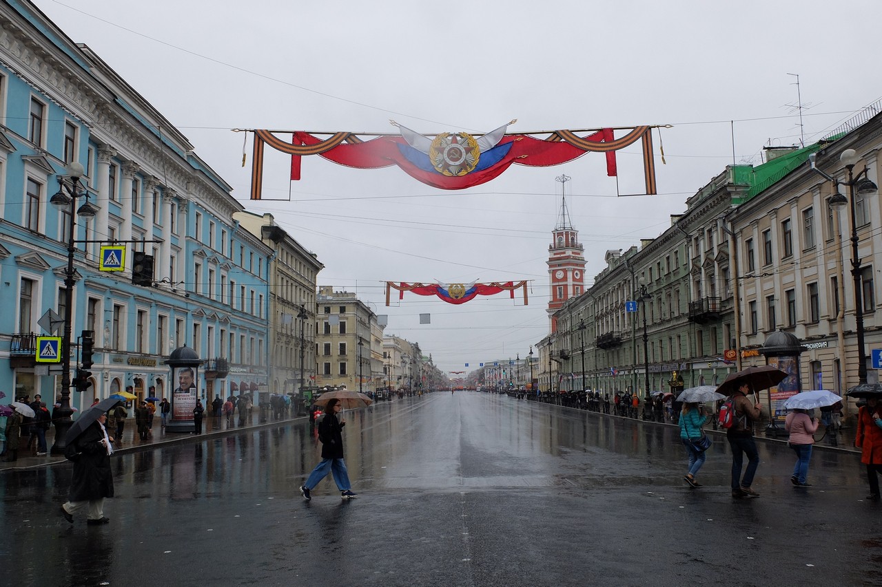 По Питерски..))