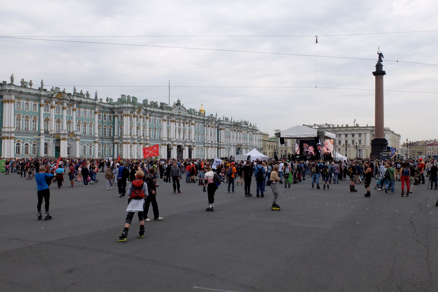 И чего только невидела эта ПЛОЩАДЬ..)