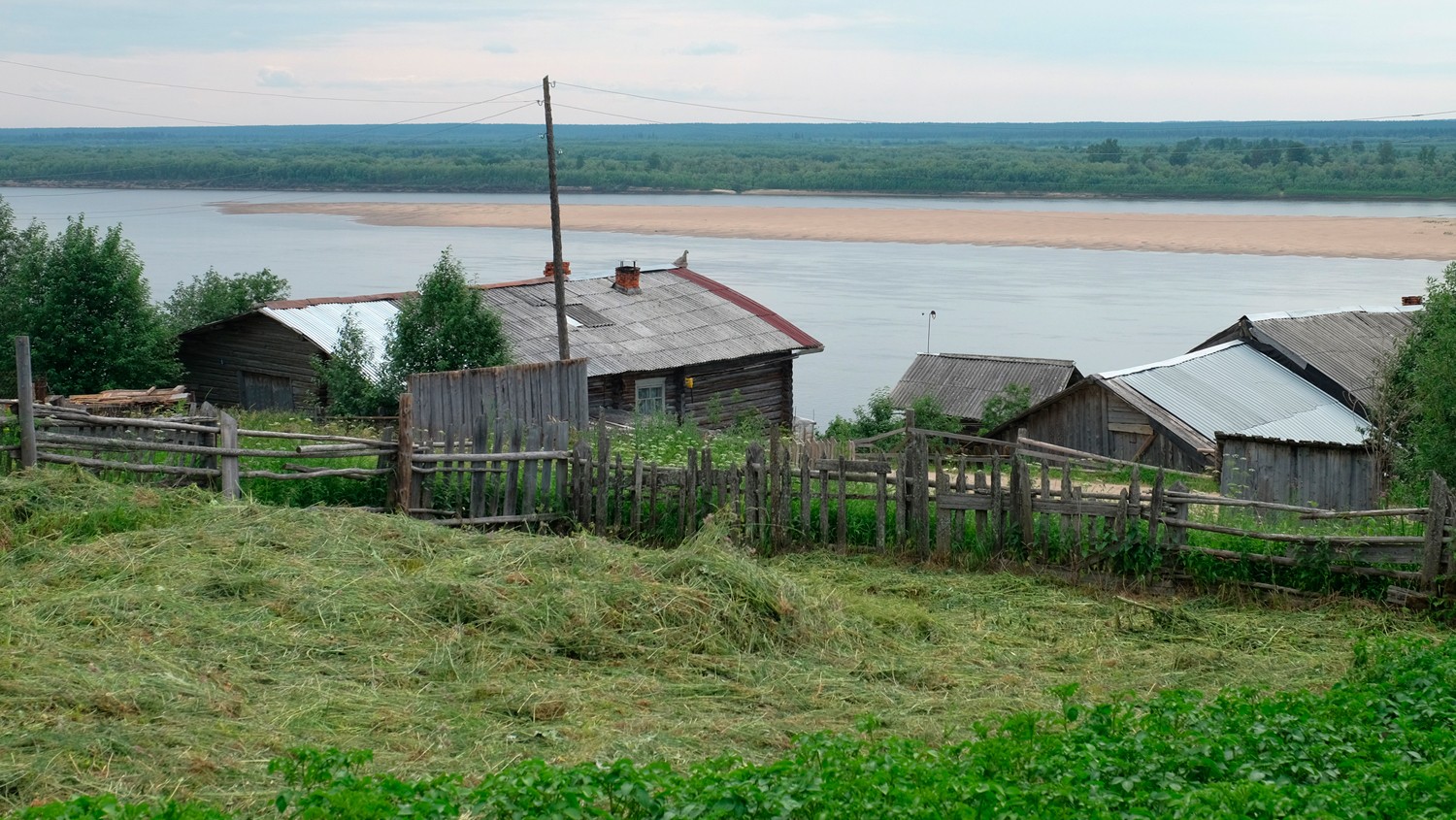 с коньком на крыше