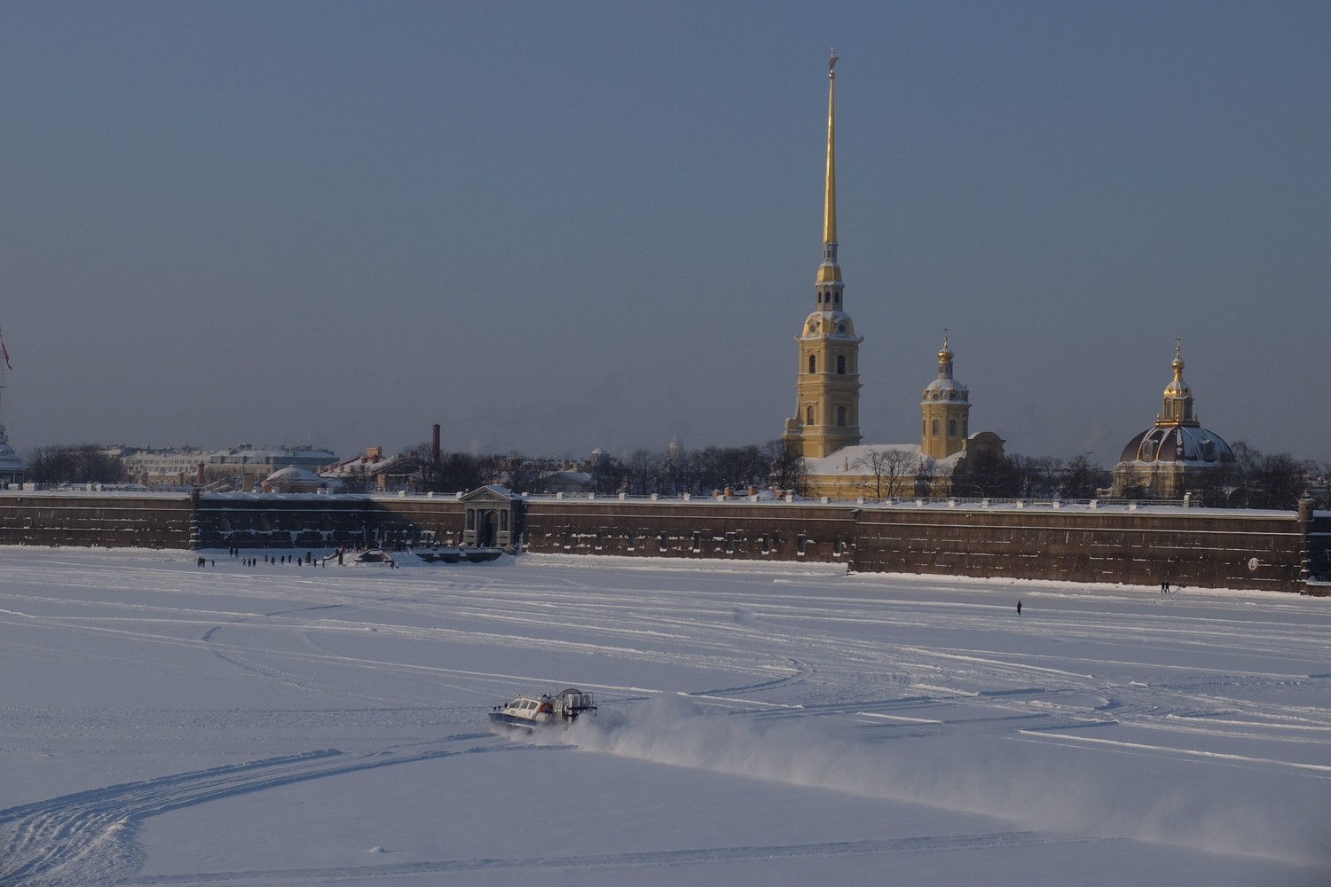 Январь..всего  то -12..)