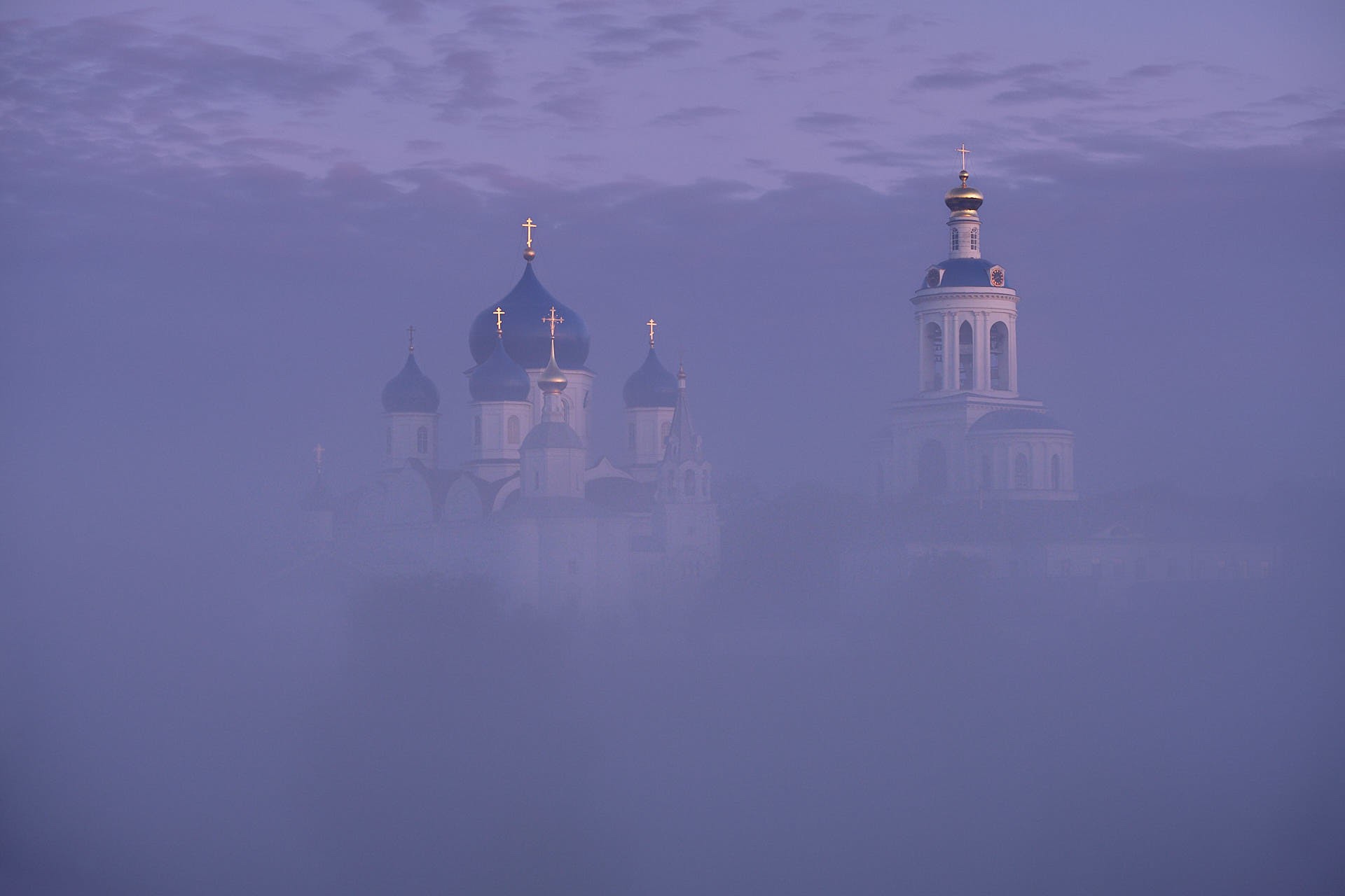 Храм в облаках