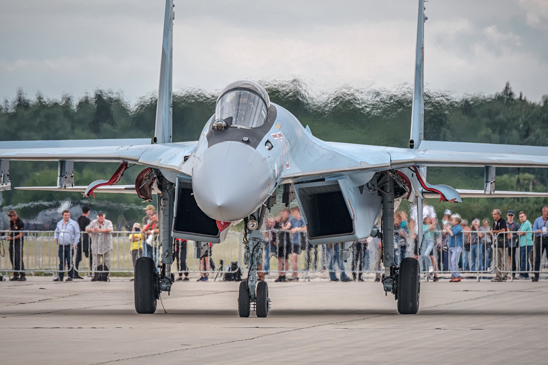 Су-35С на рулежке