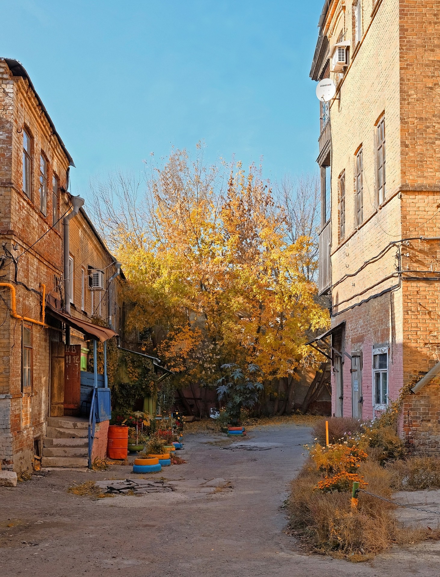 Осенний дворик, Самара.