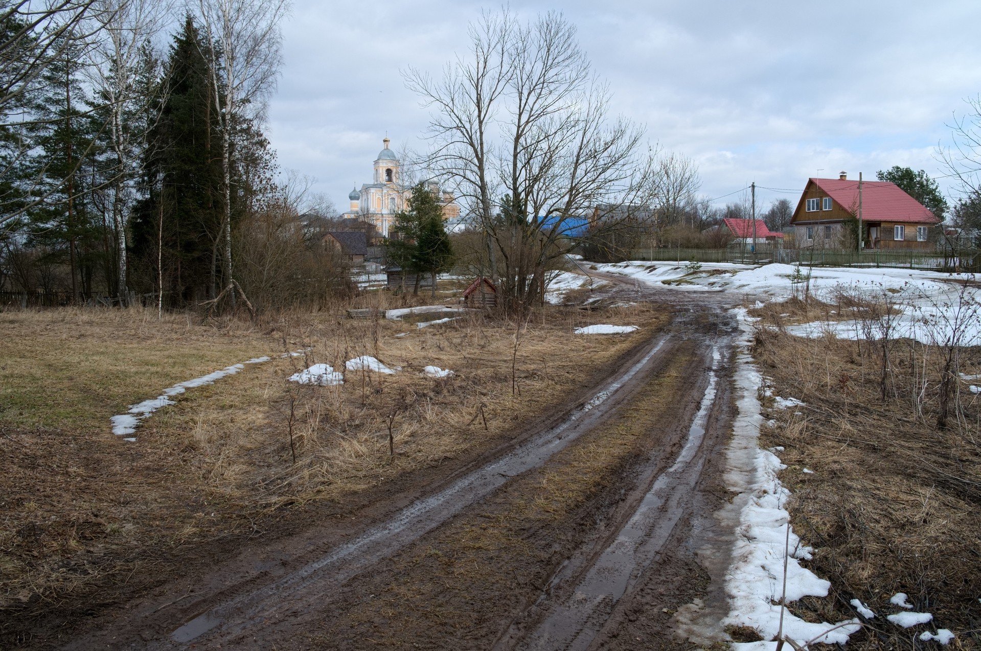 Дорога к Хутыньскому монастырю