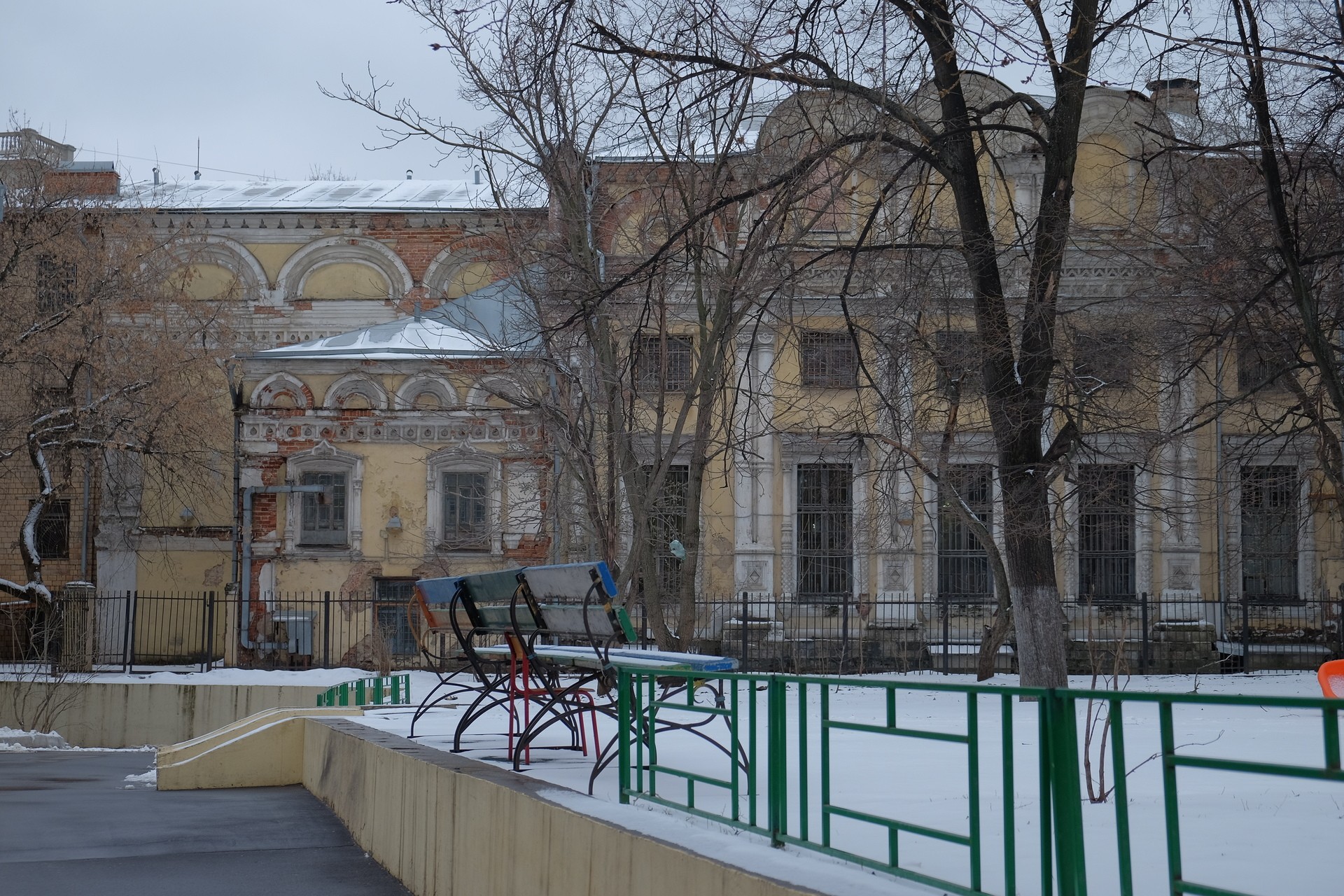 В ожидании второй жизни. Москва. Центр. 2015.